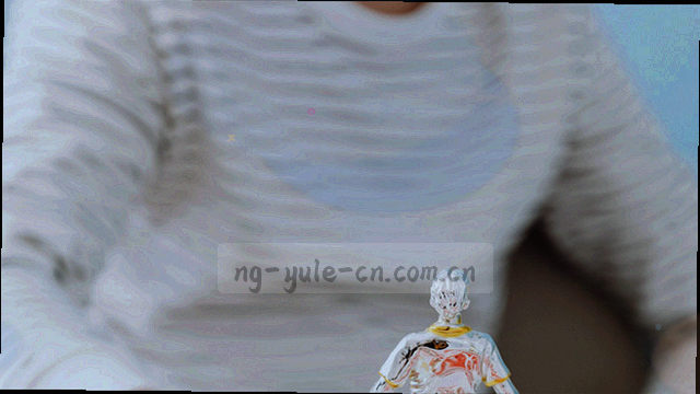 霓虹紫和青色光效的舞台场景抽象图